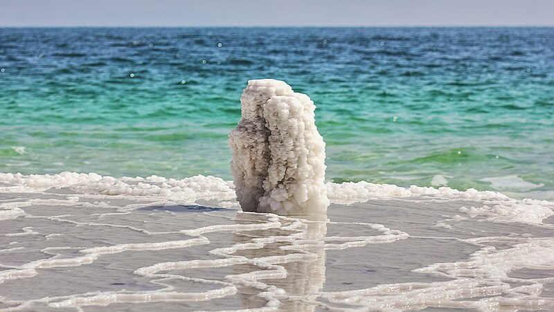 Salt_pillar_at_the_Dead_Sea,Jordan